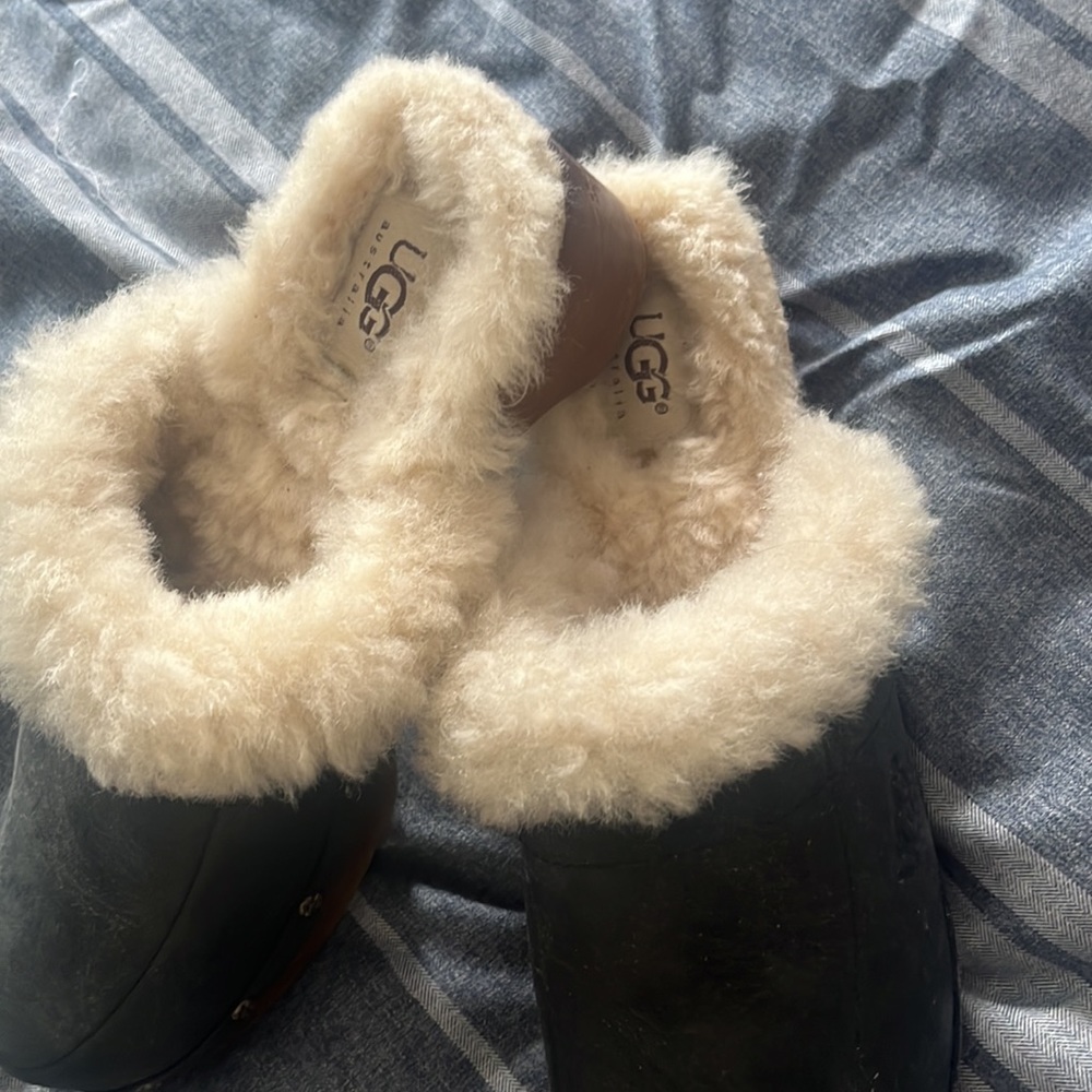 Clogs - Picture 2 of 2